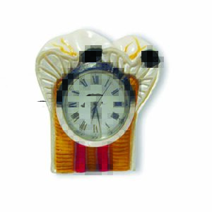 Emisezione ingrandita con orologio